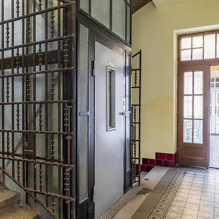 Great Value / Centre