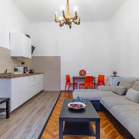 Great Value / Centre דירה *